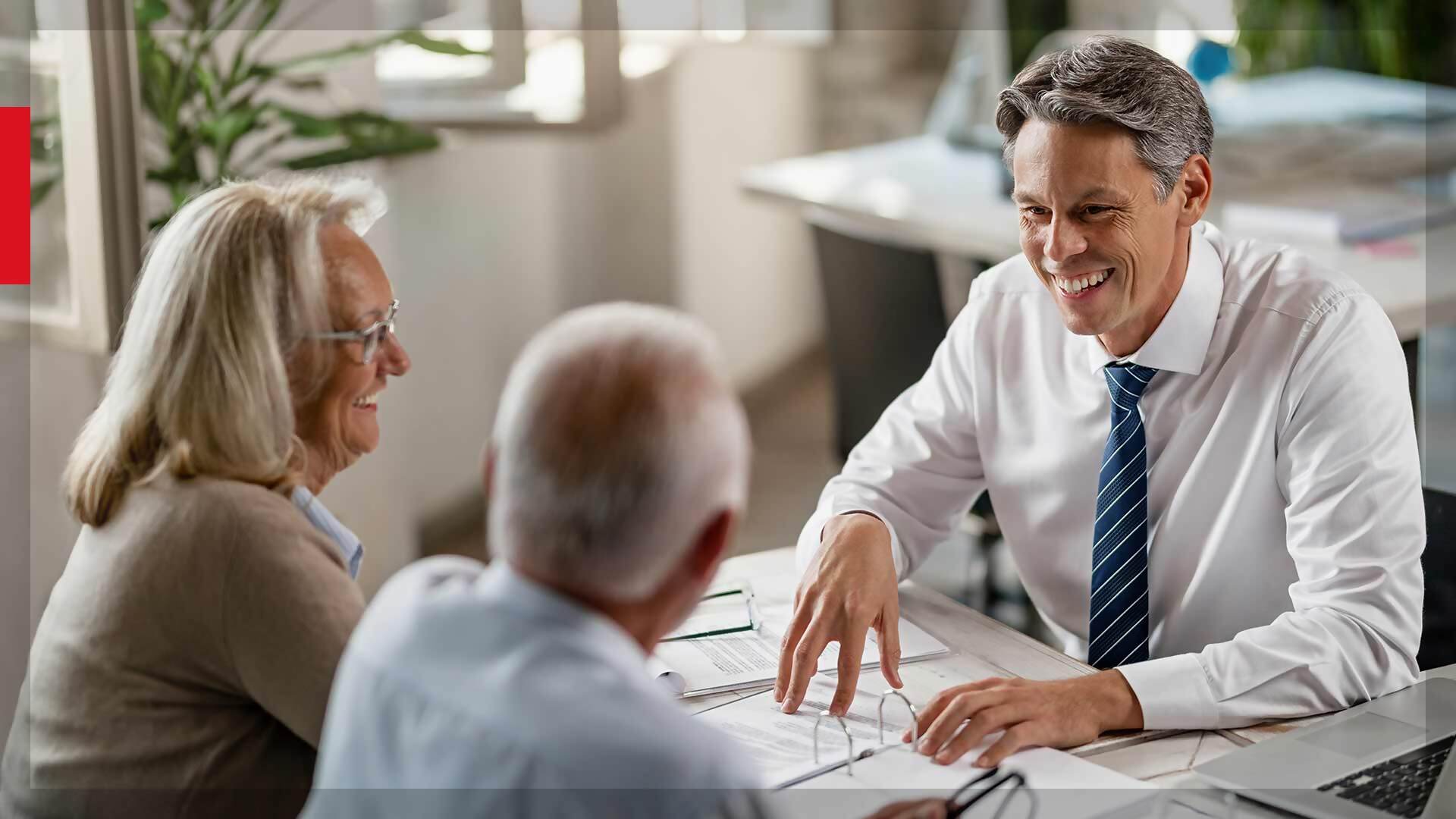 Invita gli interessati ad aprire un conto